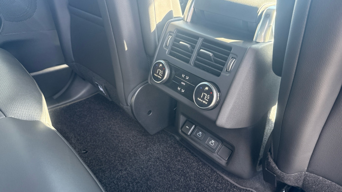 Land Rover Discovery 3.0 D350 Gemini 5dr Auto Diesel Station Wagon - Image 18